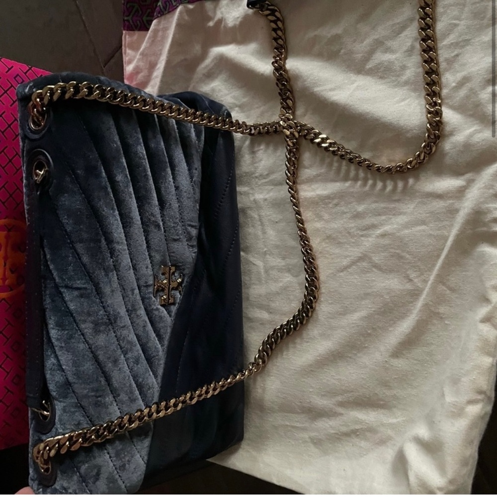Tory Burch Kira chevron convertible - Picture 3 of 13